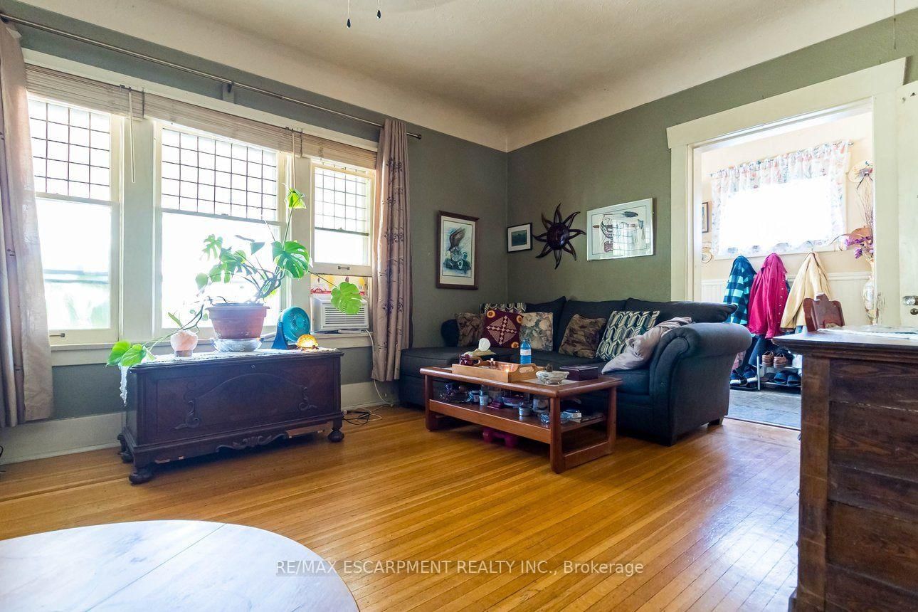 121 Eastbourne Avenue • Hamilton, ON photo 9