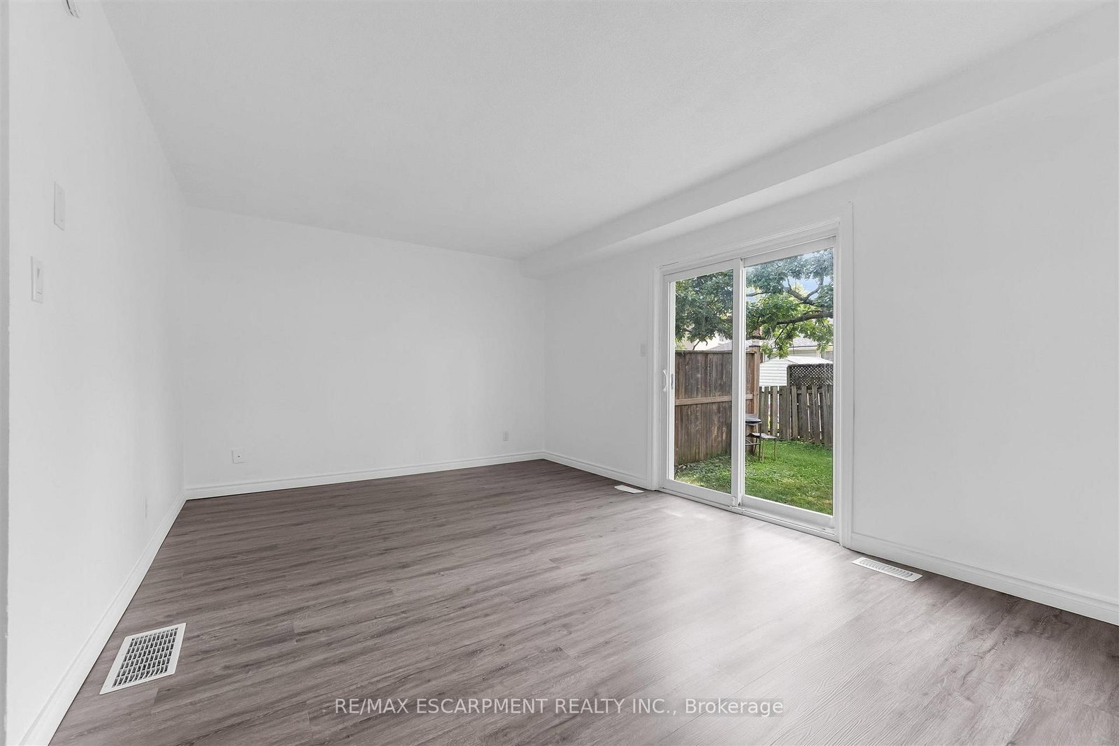 100 Brownleigh Avenue • #284 • Welland, ON photo 8