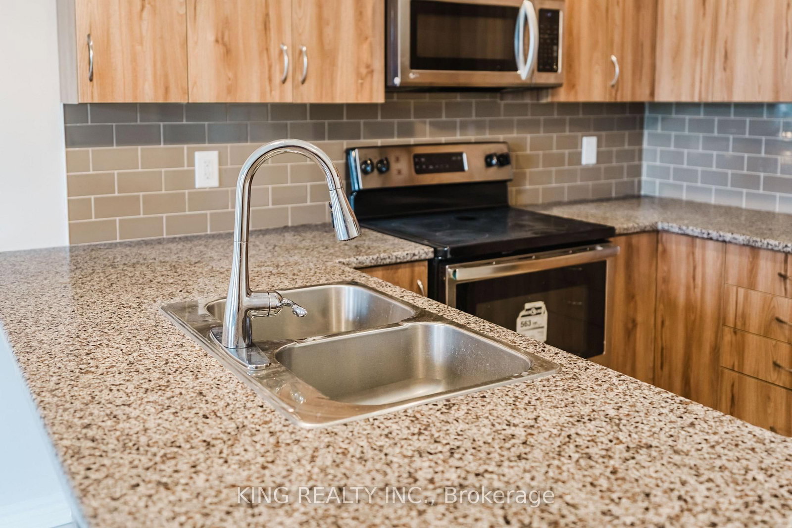 189C Shinny Avenue • Ottawa, ON photo 15