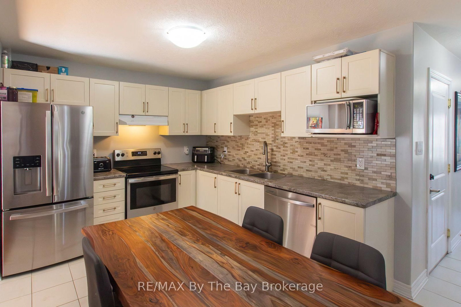 131 Stonebrook Way • Grey Highlands, ON photo 8