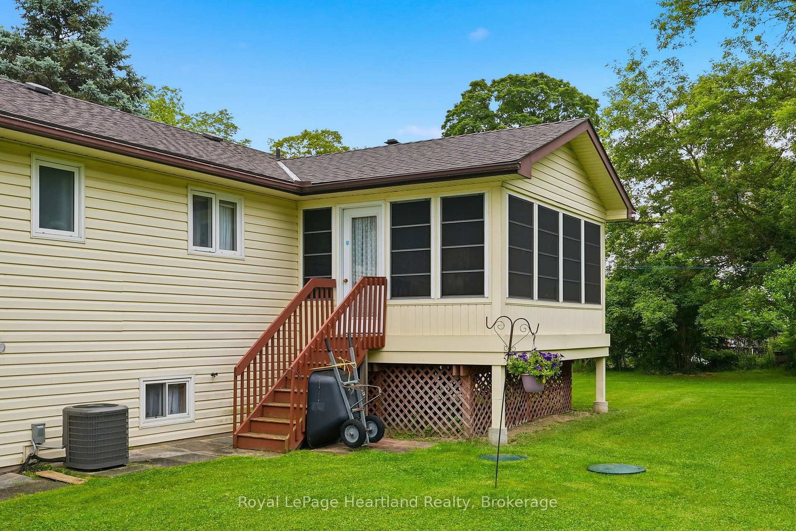 947 Caroline Street • West Grey, ON photo 27