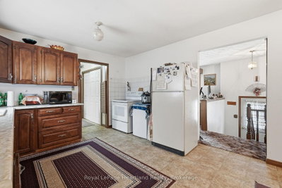 947 Caroline Street • West Grey, ON photo 8