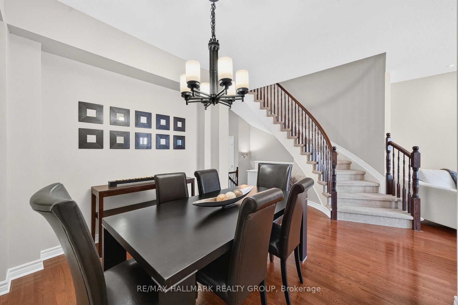 399 Livery Street • Stittsville, ON photo 3