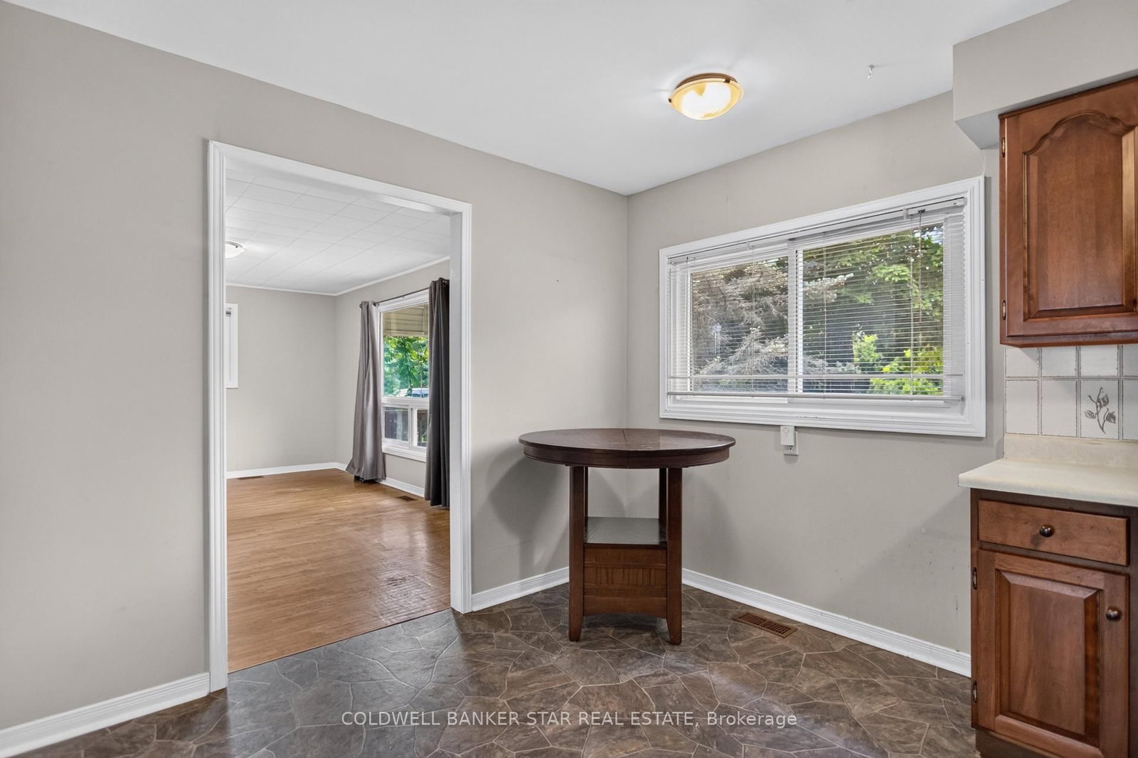 78 Main Street • West Elgin, ON photo 14