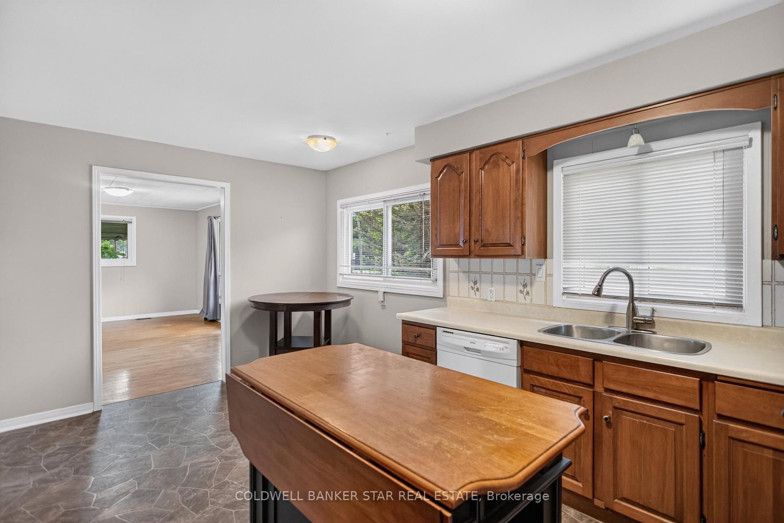 78 Main Street • West Elgin, ON photo 15