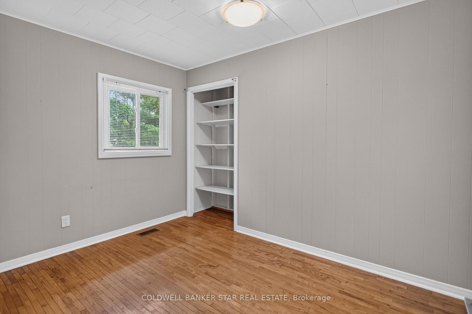 78 Main Street • West Elgin, ON photo 20