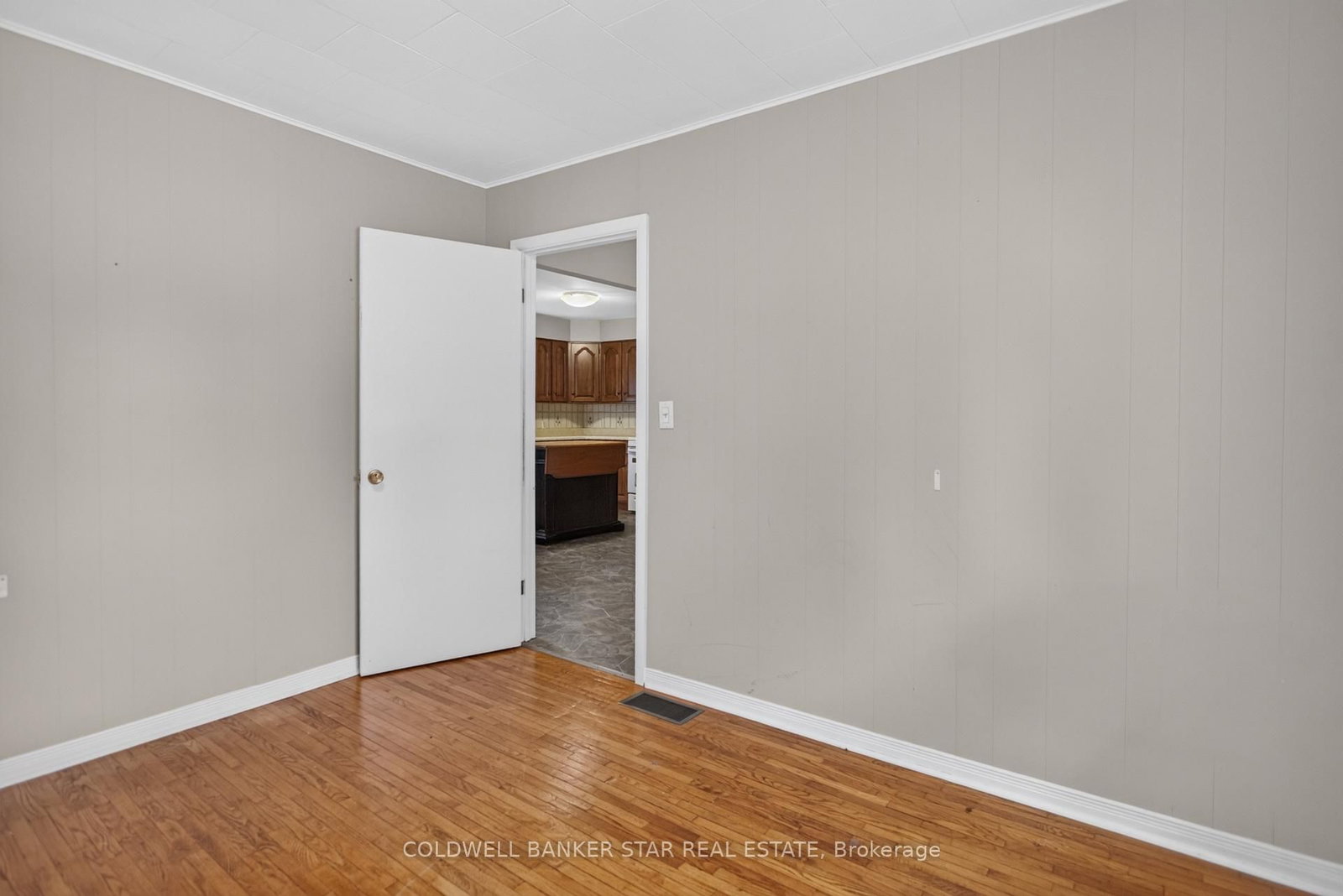 78 Main Street • West Elgin, ON photo 21