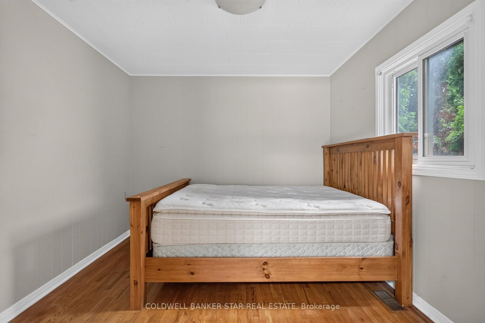 78 Main Street • West Elgin, ON photo 24