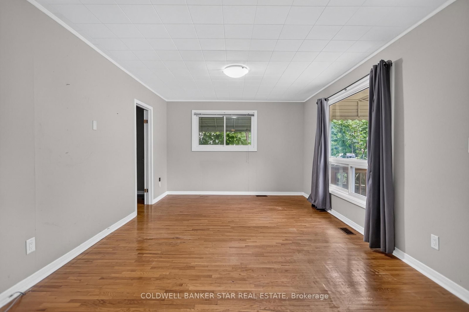 78 Main Street • West Elgin, ON photo 9