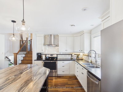 50 Lakefield Drive • Kincardine, ON photo 7