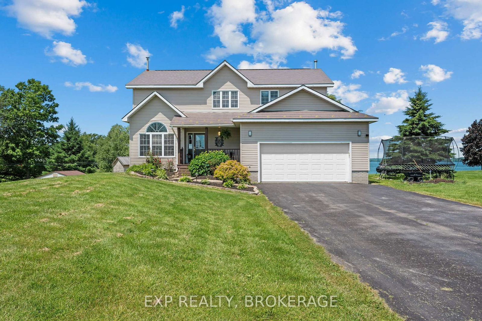 26 BOXEN HARBOUR Lane • Wolfe Island, ON photo 8