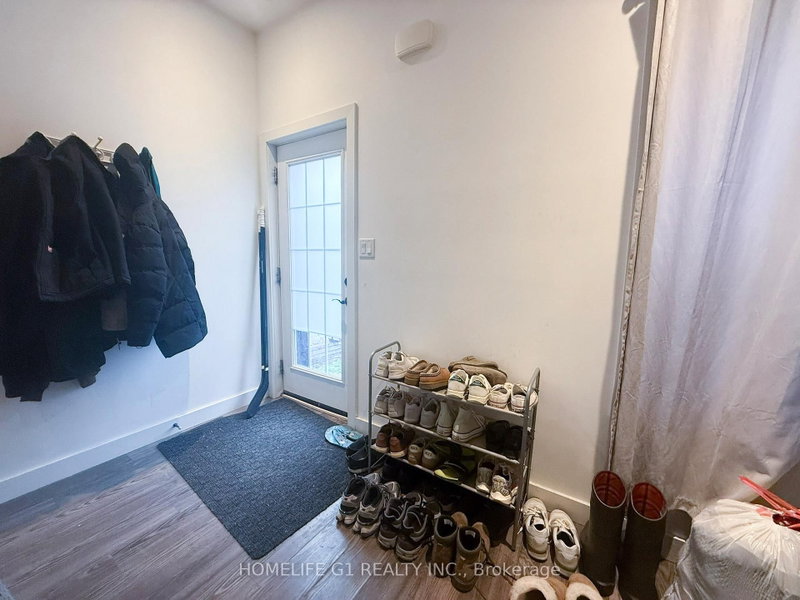 286 Hunter Street W