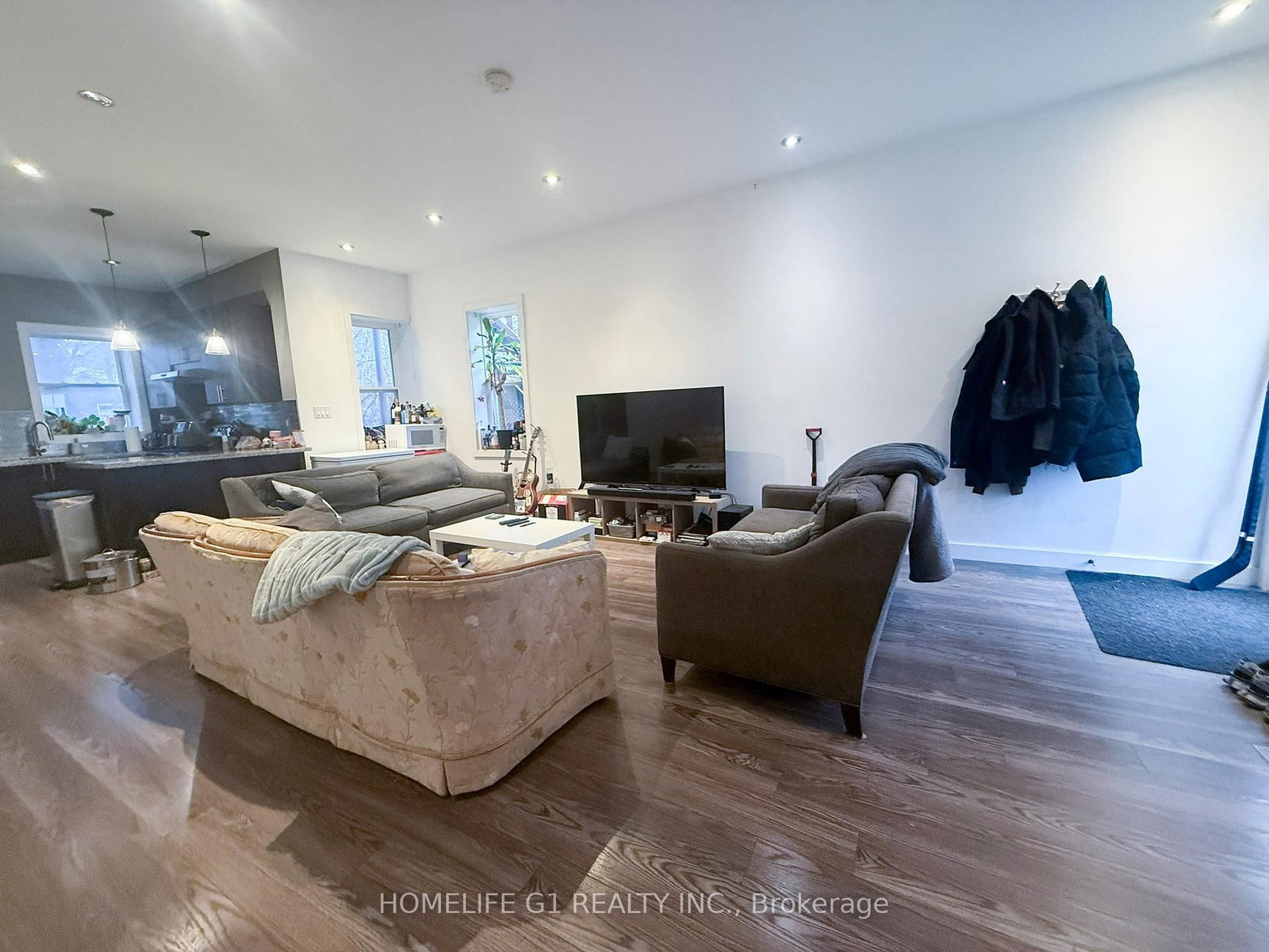 286 Hunter Street W, Hamilton 3