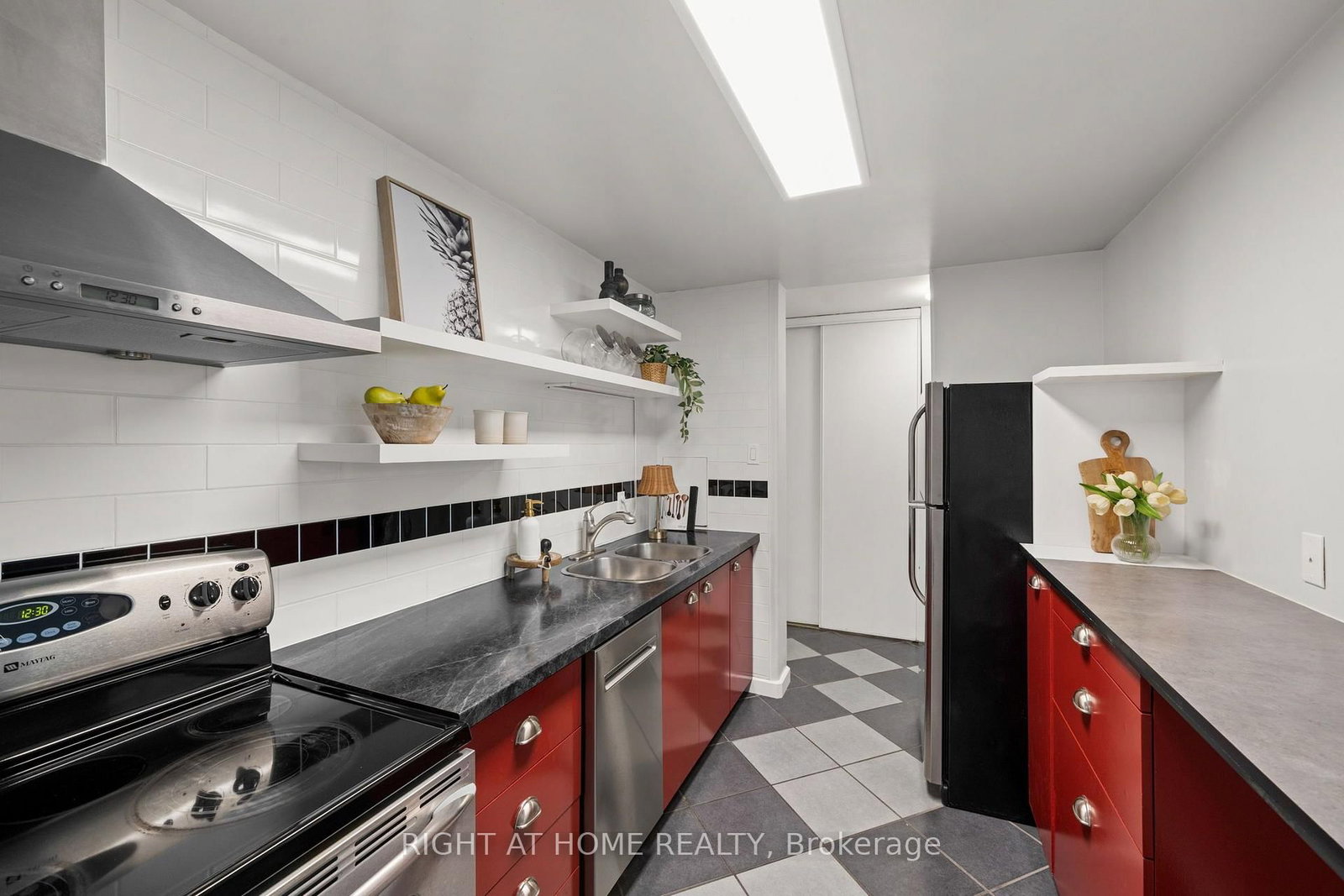 1025 RICHMOND Road • #503 • Ottawa, ON photo 5