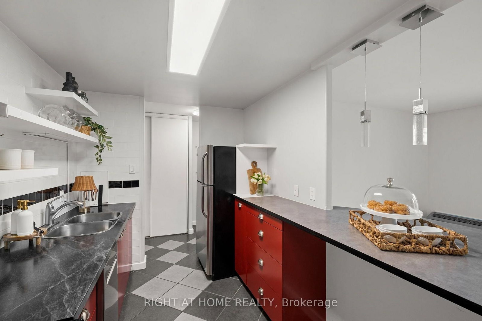 1025 RICHMOND Road • #503 • Ottawa, ON photo 6