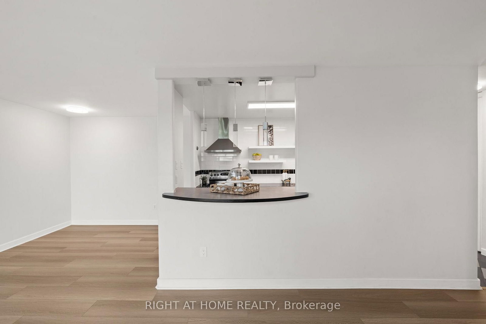 1025 RICHMOND Road • #503 • Ottawa, ON photo 9