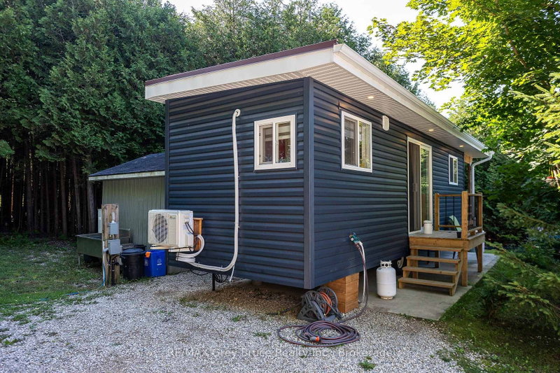 563878 Holland Glenelg Townline