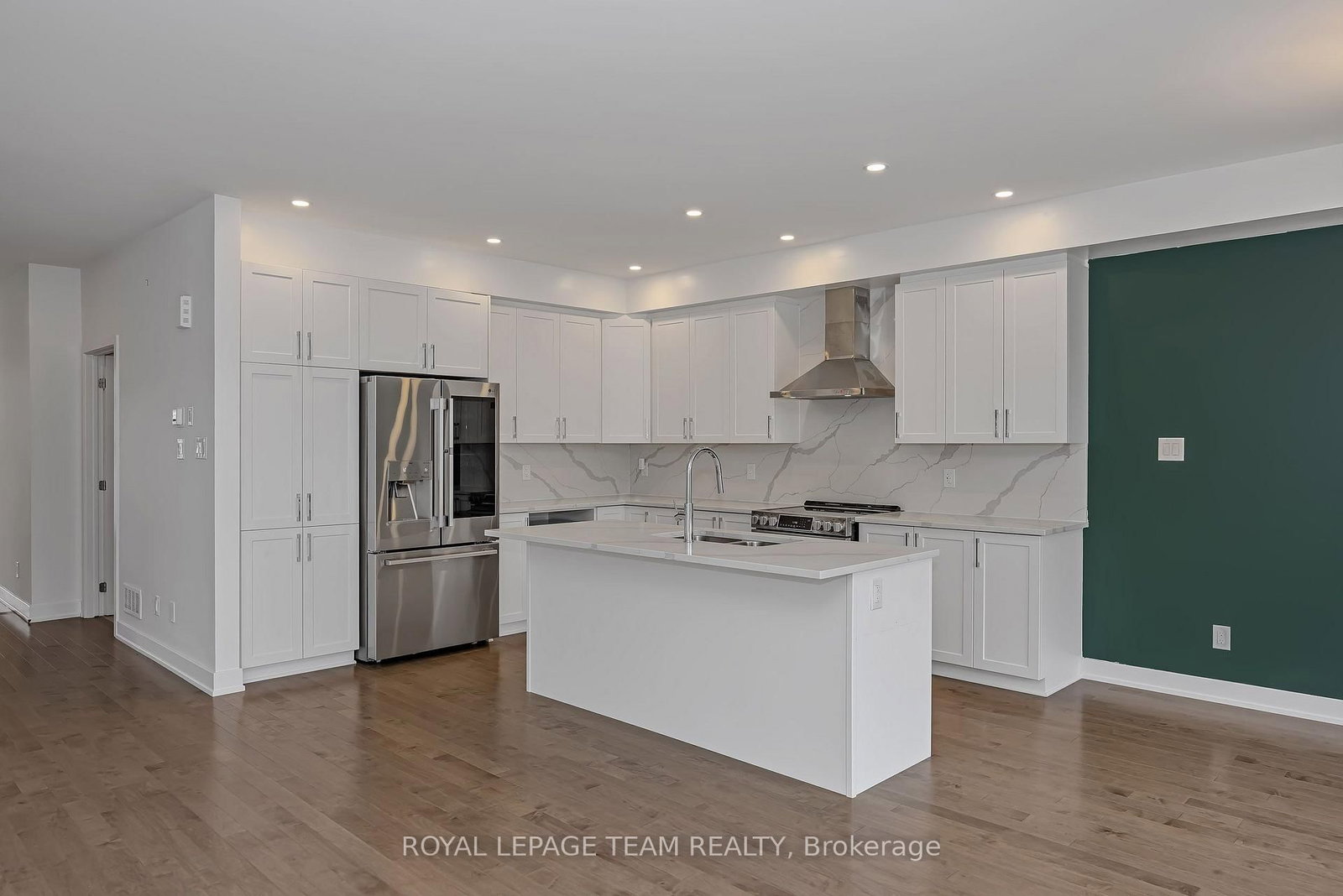 779 Ovation Grove • Ottawa, ON photo 13