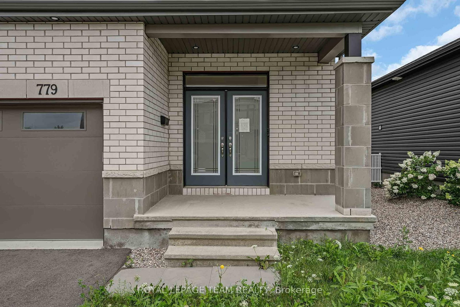 779 Ovation Grove • Ottawa, ON photo 4