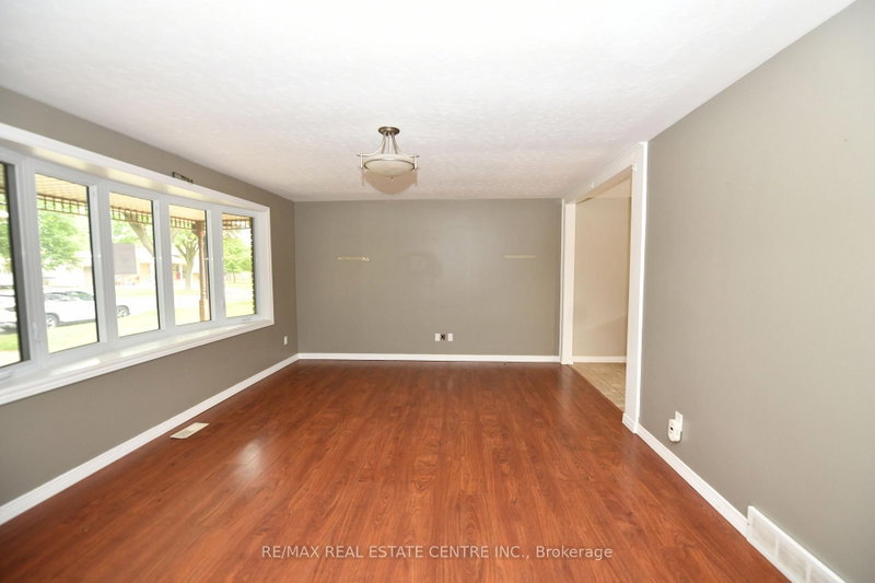 37 Ebury Crescent