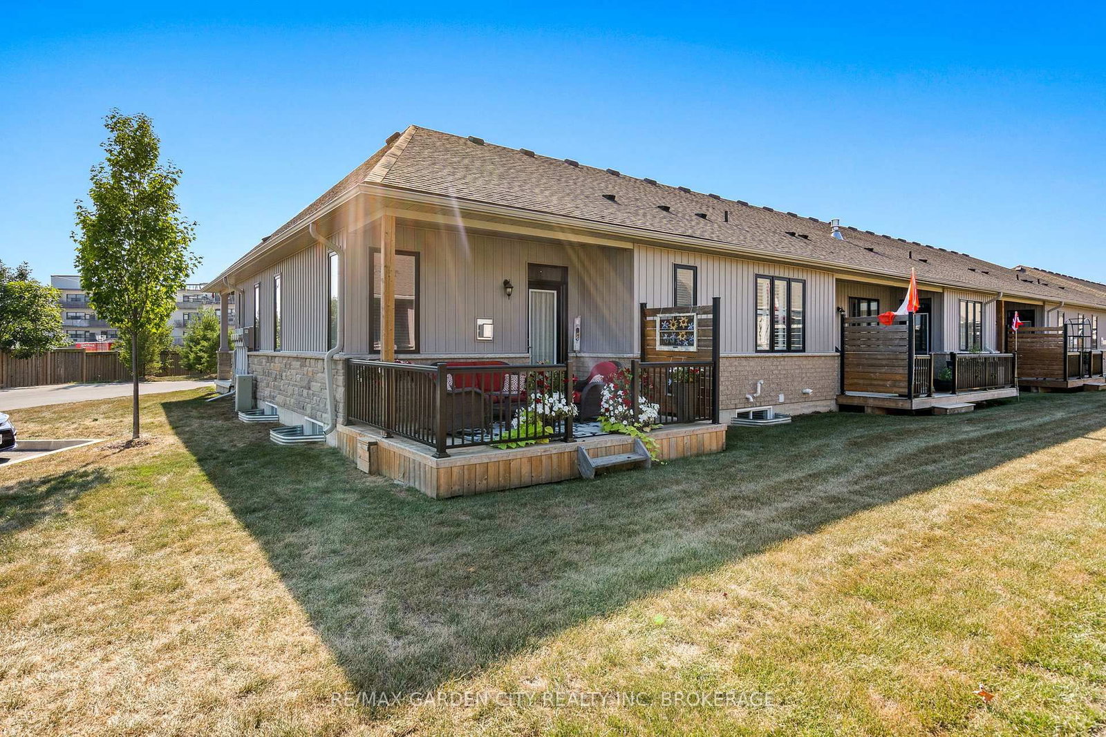 54 BORDEN Trail • Welland, ON photo 21