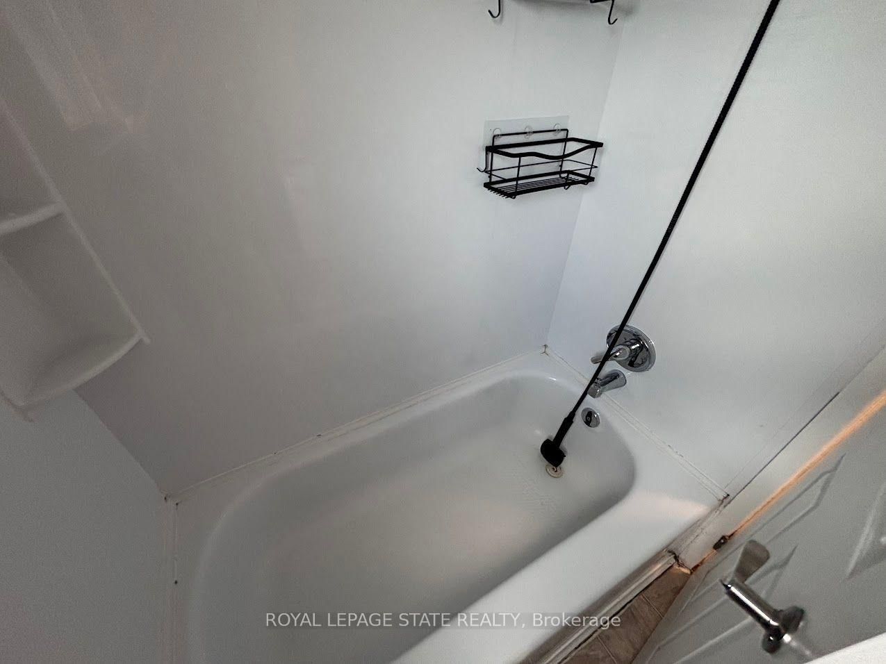 5 Viking Court • #304 • Grimsby, ON photo 10