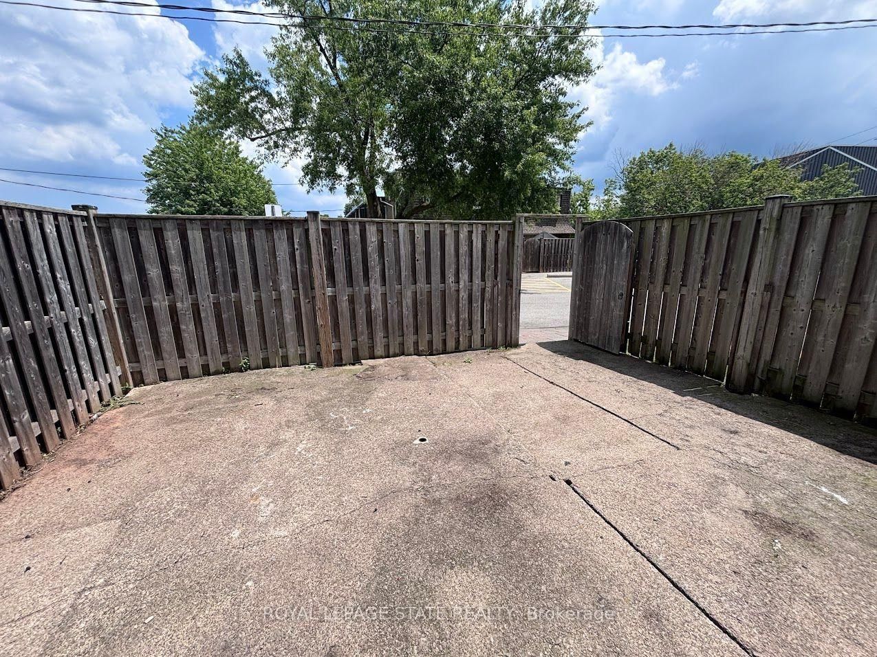5 Viking Court • #304 • Grimsby, ON photo 4