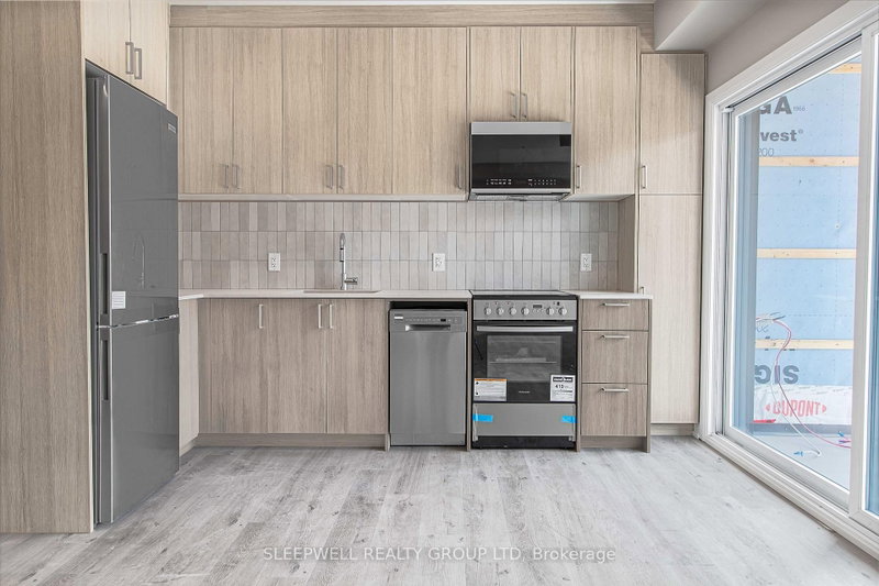 303 - 370 Cambridge Street N