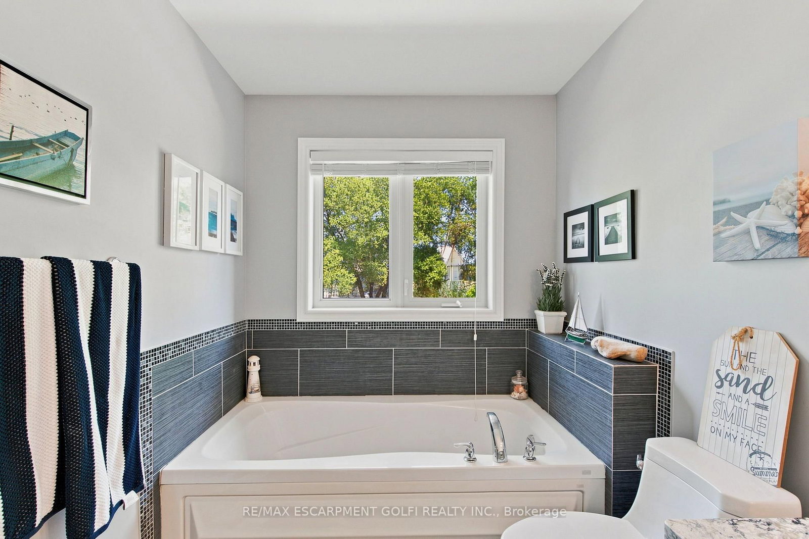 1069 Beach Boulevard • Hamilton, ON photo 14