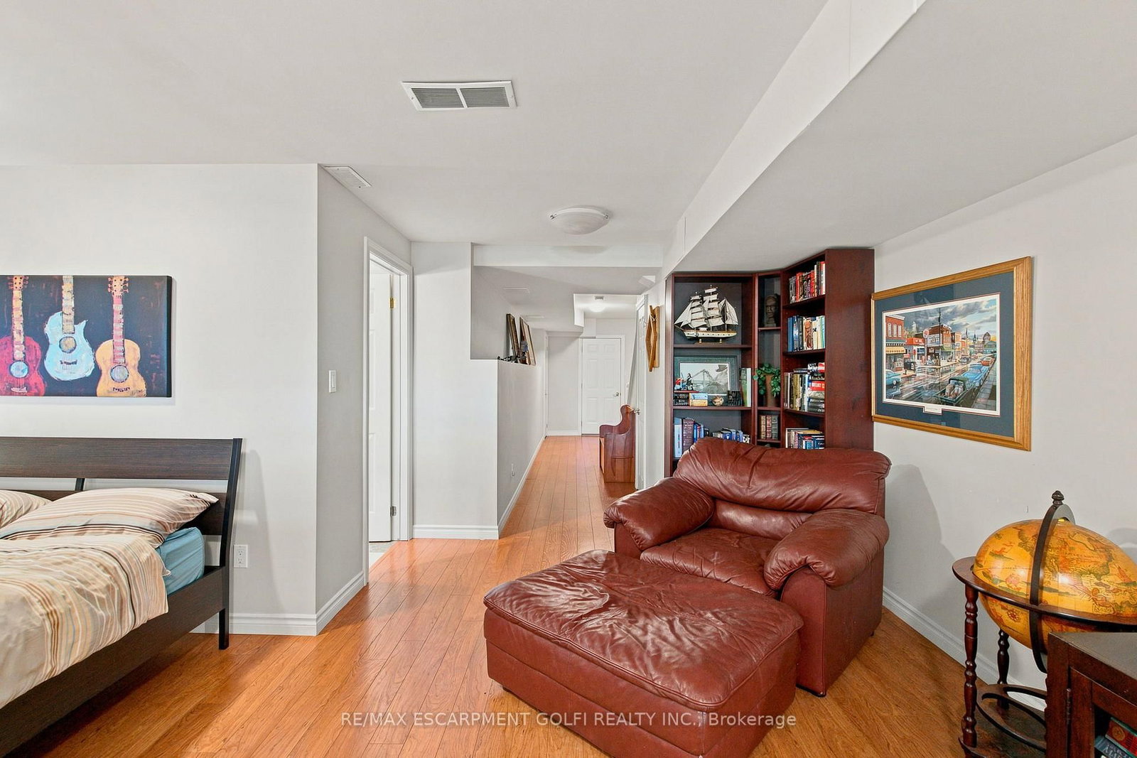 1069 Beach Boulevard • Hamilton, ON photo 18