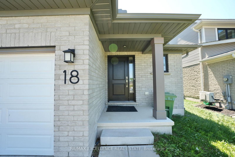 18 Weir Crescent