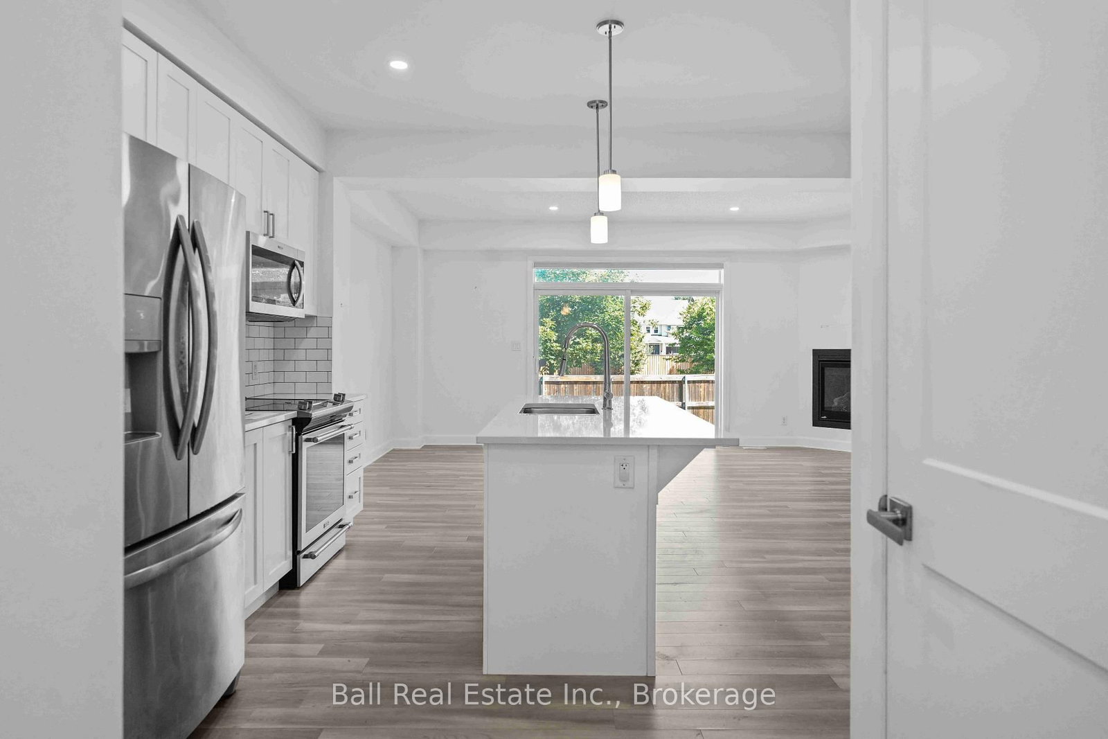 Listing Image 7