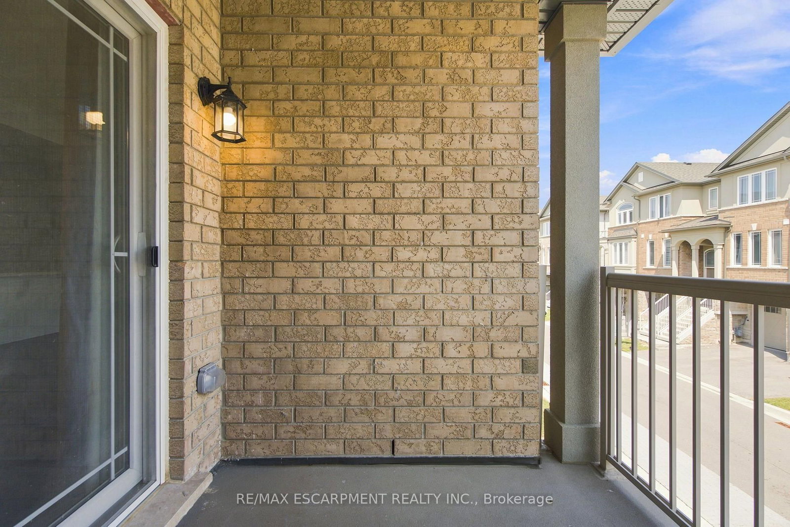 13 Aqua Lane • Hamilton, ON photo 16