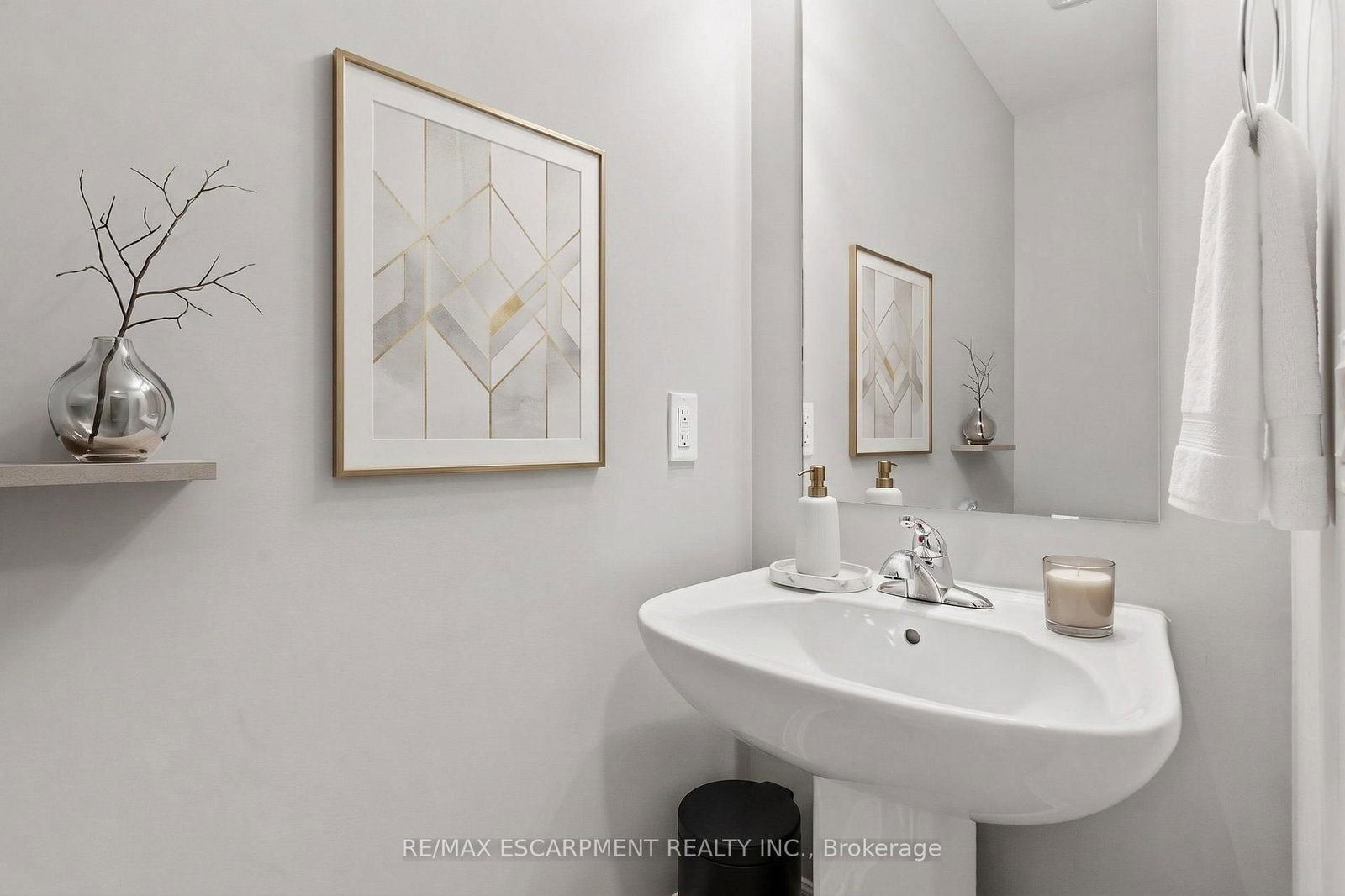 13 Aqua Lane • Hamilton, ON photo 22