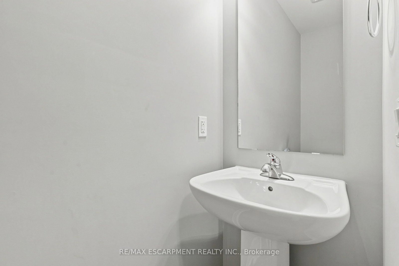 13 Aqua Lane • Hamilton, ON photo 23