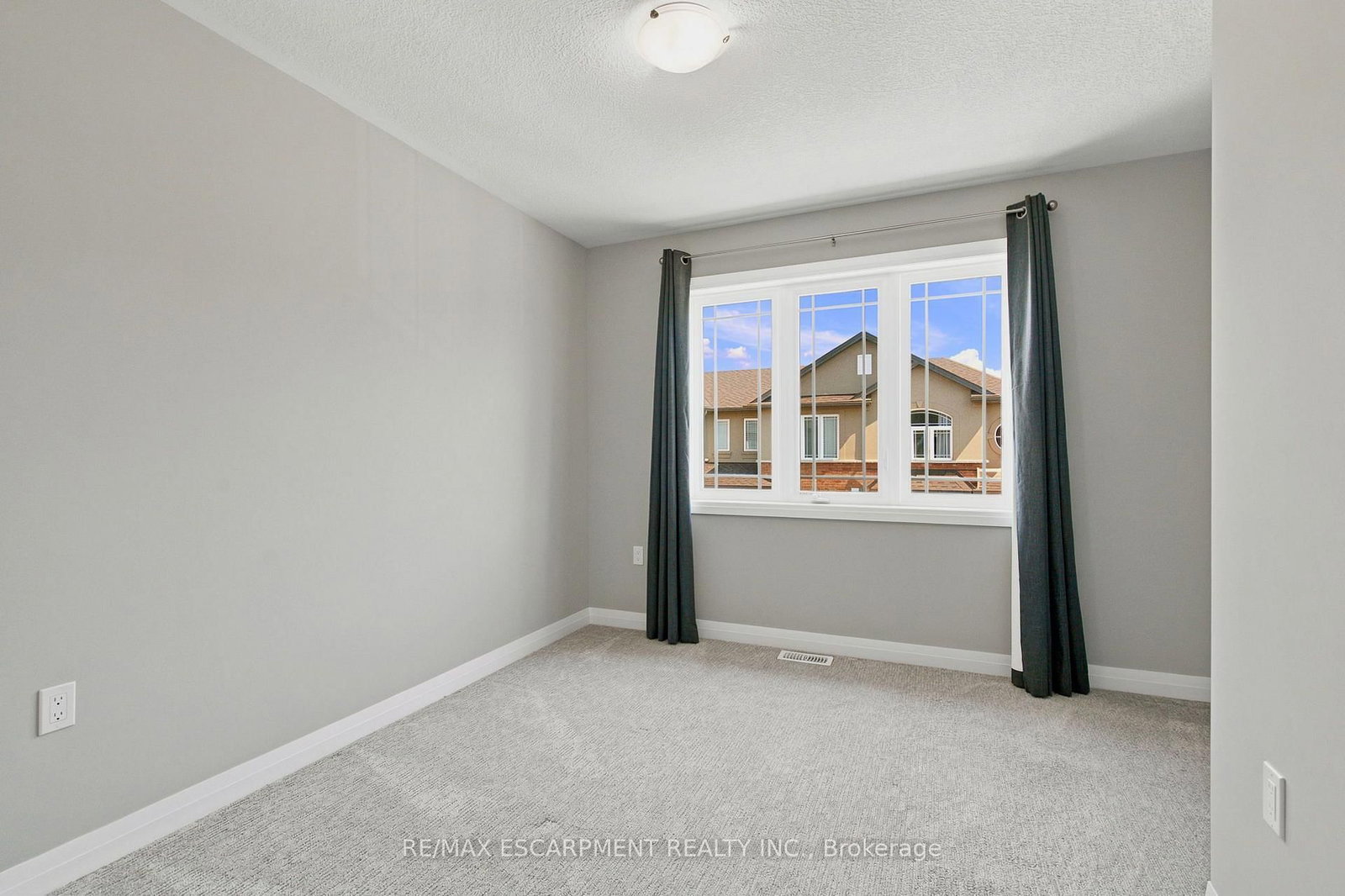 13 Aqua Lane • Hamilton, ON photo 27