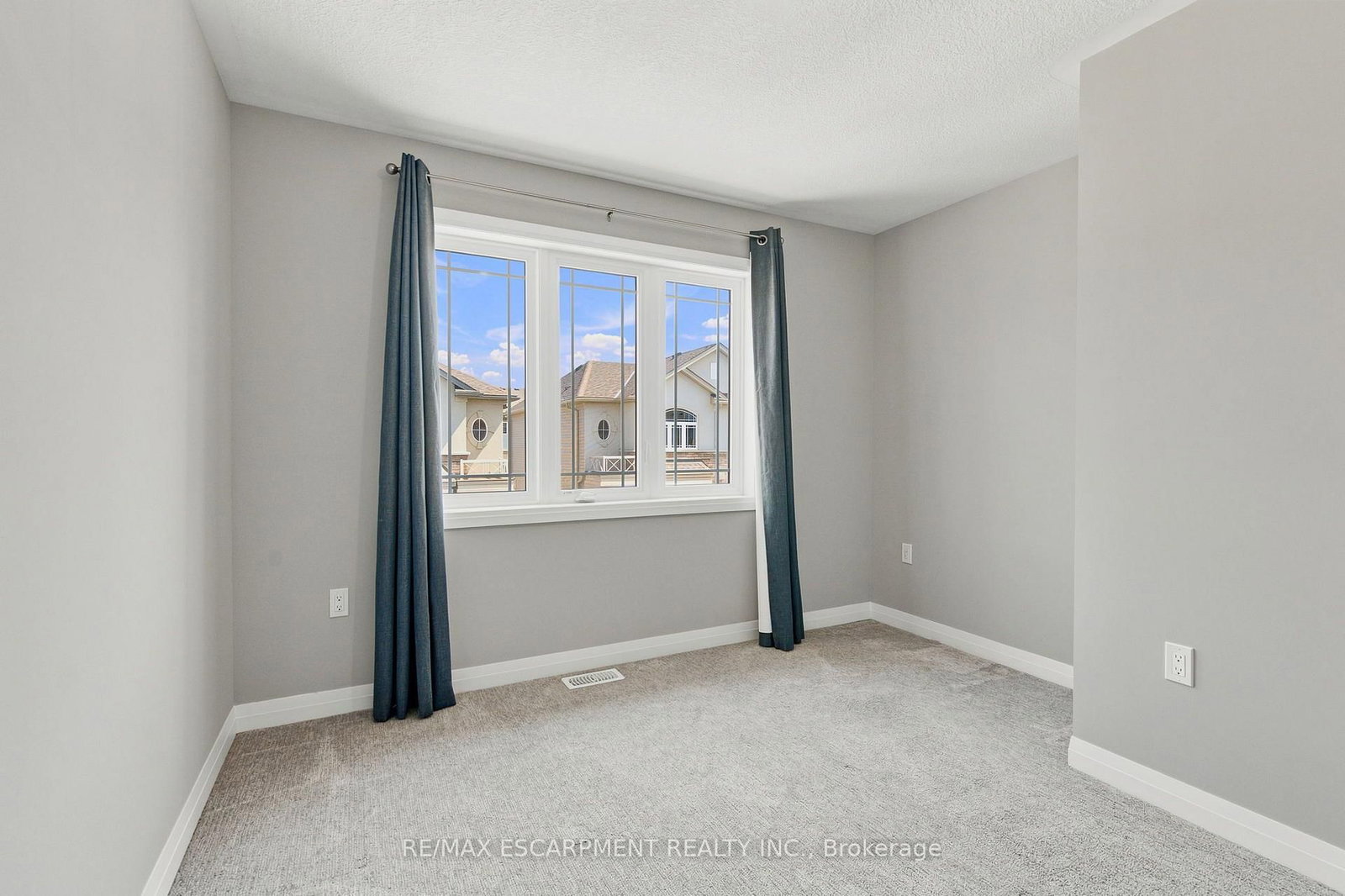 13 Aqua Lane • Hamilton, ON photo 28