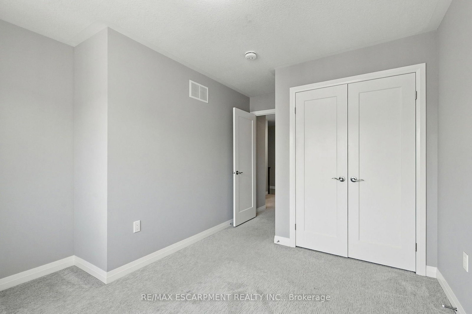 13 Aqua Lane • Hamilton, ON photo 29