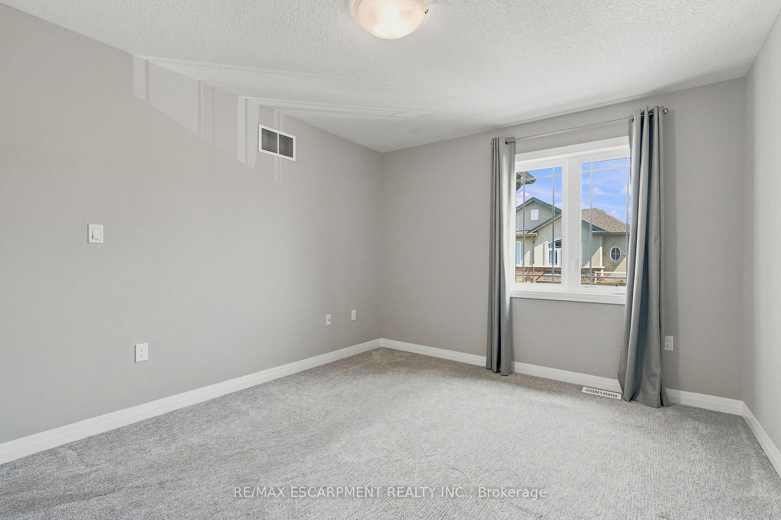 13 Aqua Lane • Hamilton, ON photo 33