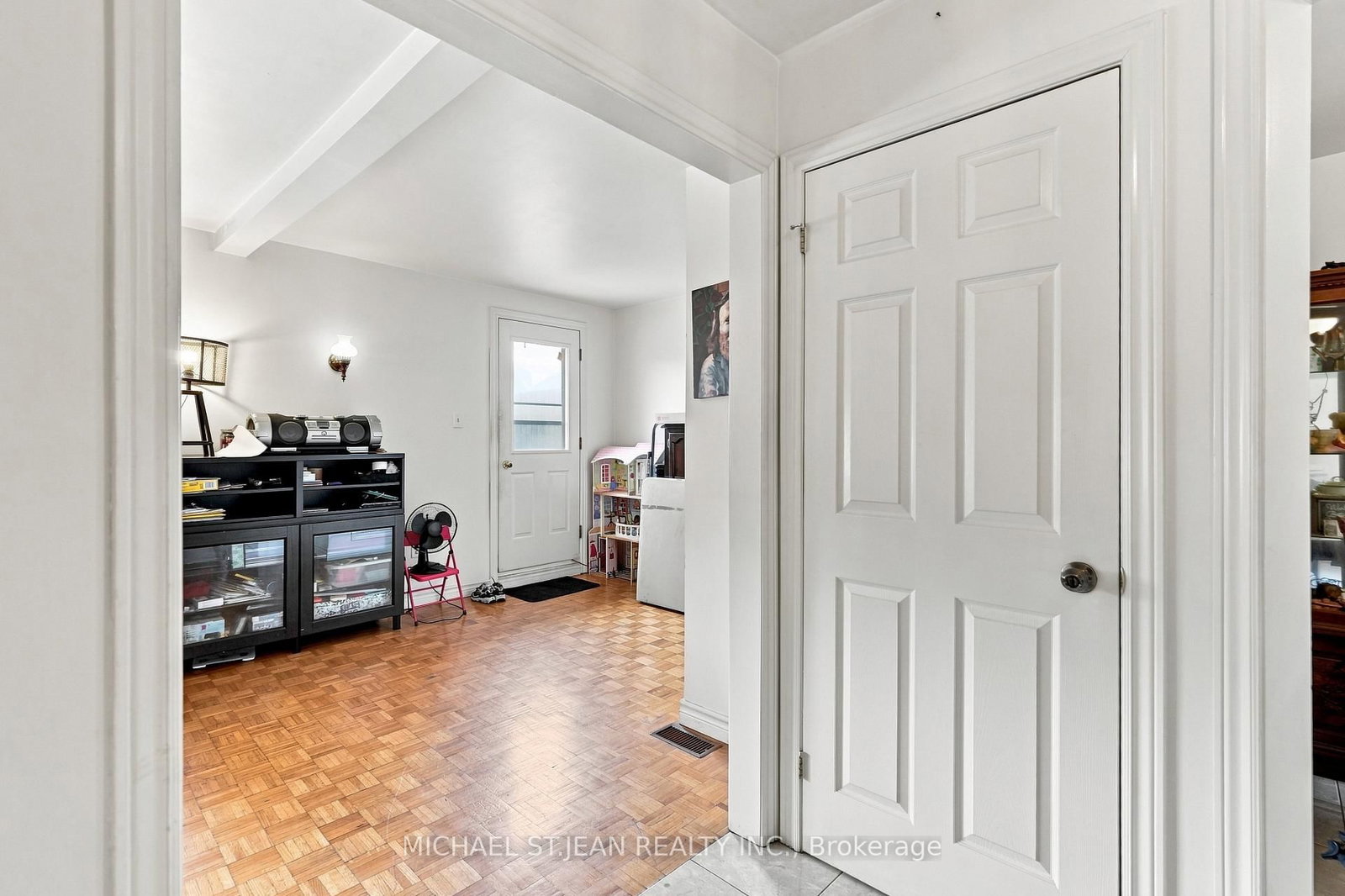 105 Rosemont Avenue • Hamilton, ON photo 8
