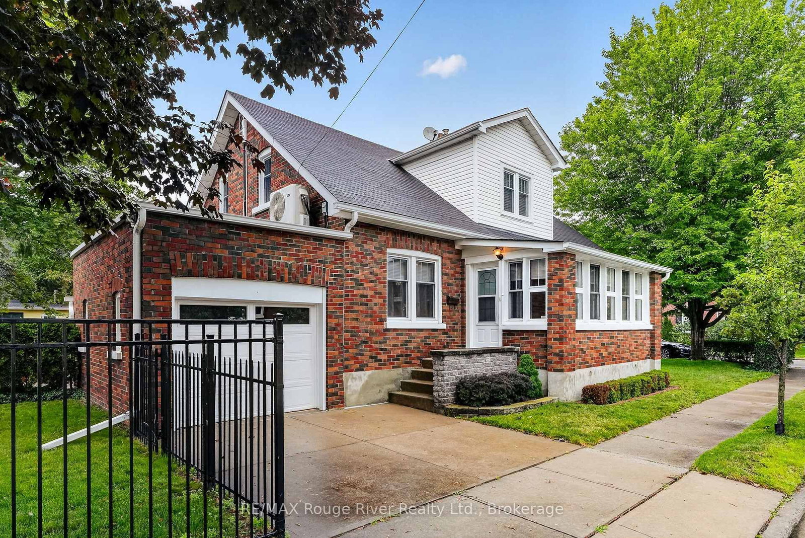 Detached House sold at 102 Havelock Street, Cobourg, Ontario, K9A 2J7 - Cobourg - MLS: X13624580