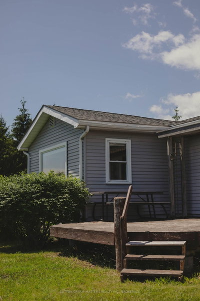 9392 Highway 33 Highway • Bath, ON photo 6