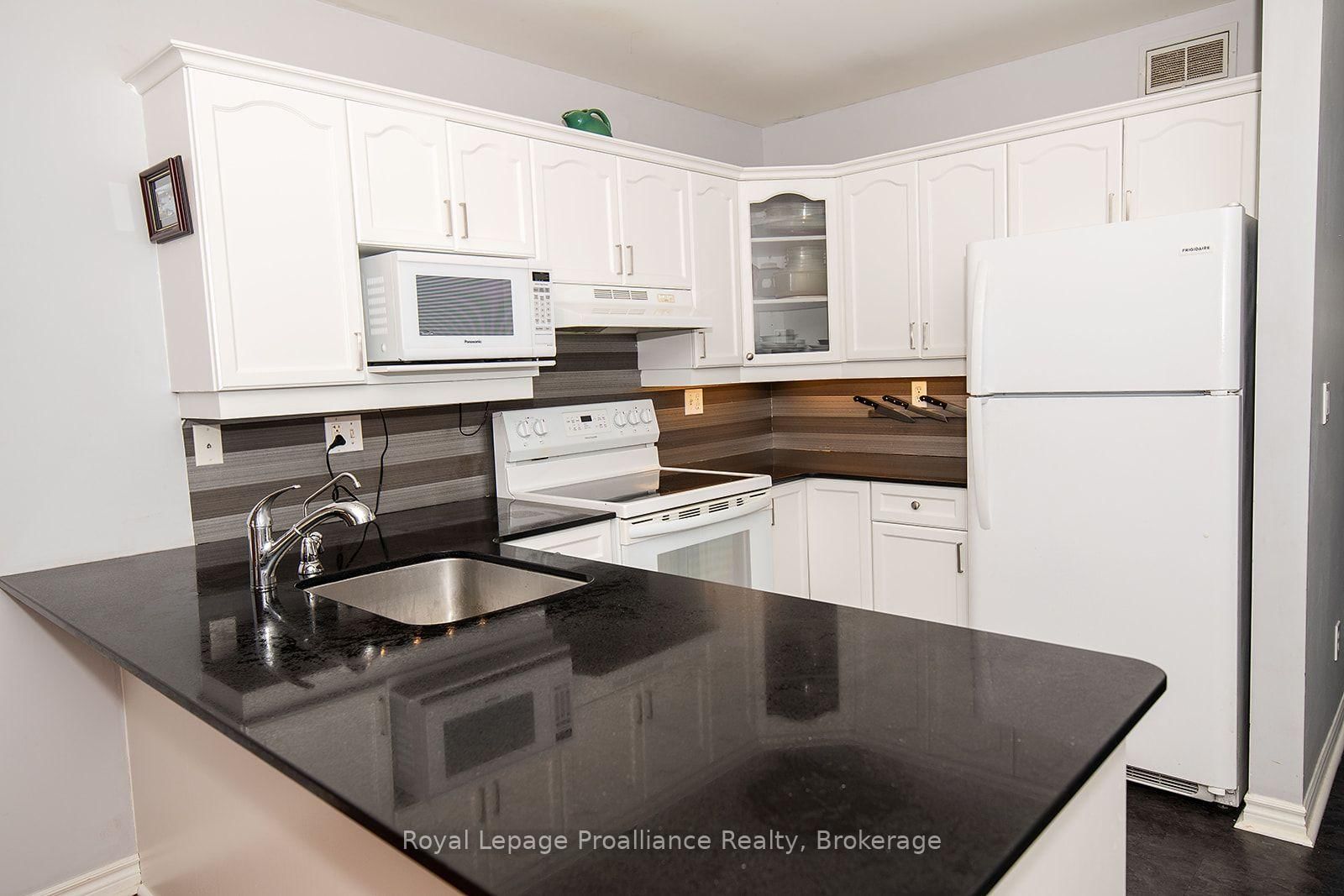 31 Hawthorn Street • Belleville, ON photo 18
