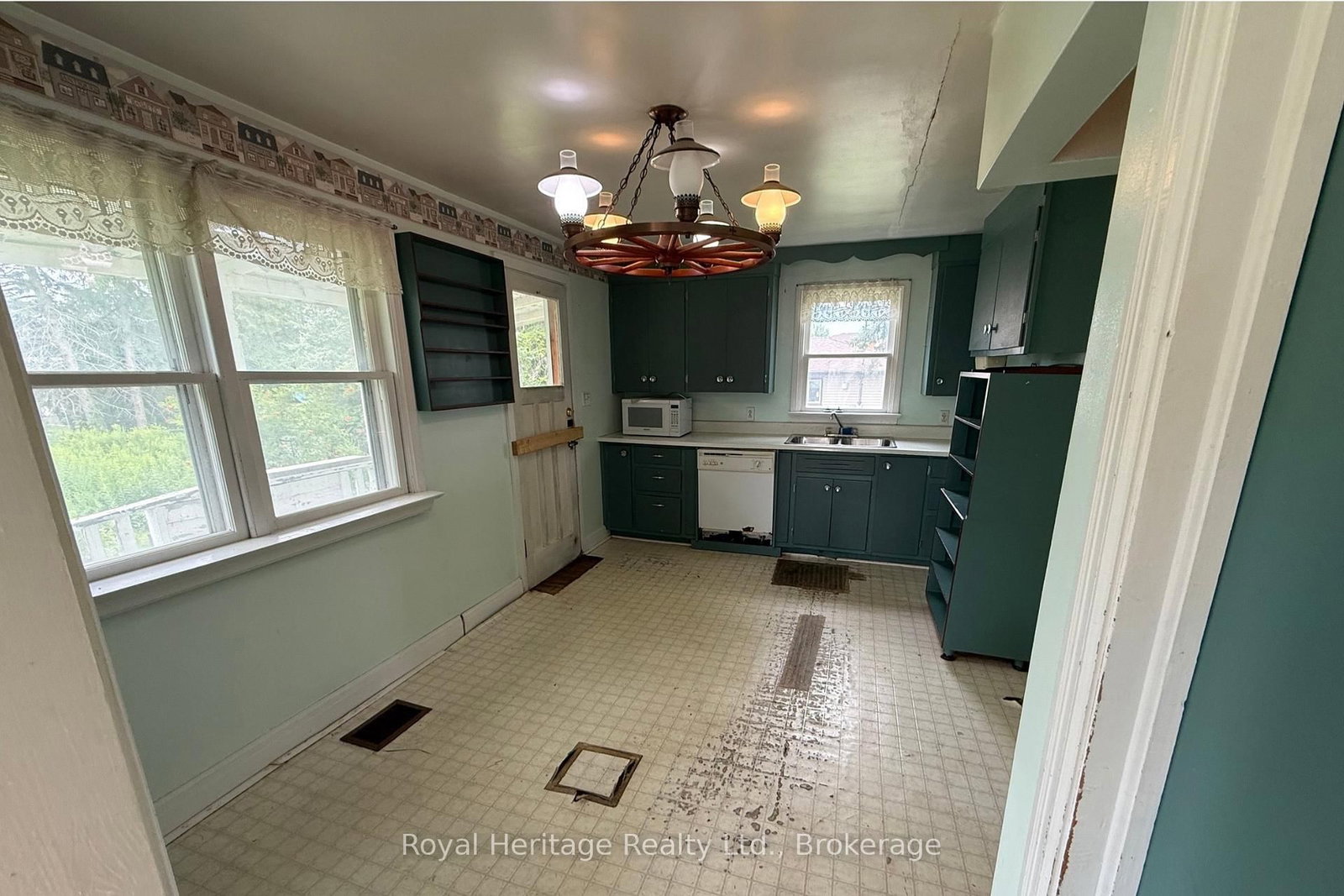 12 Dufferin Street • Brighton, ON photo 12