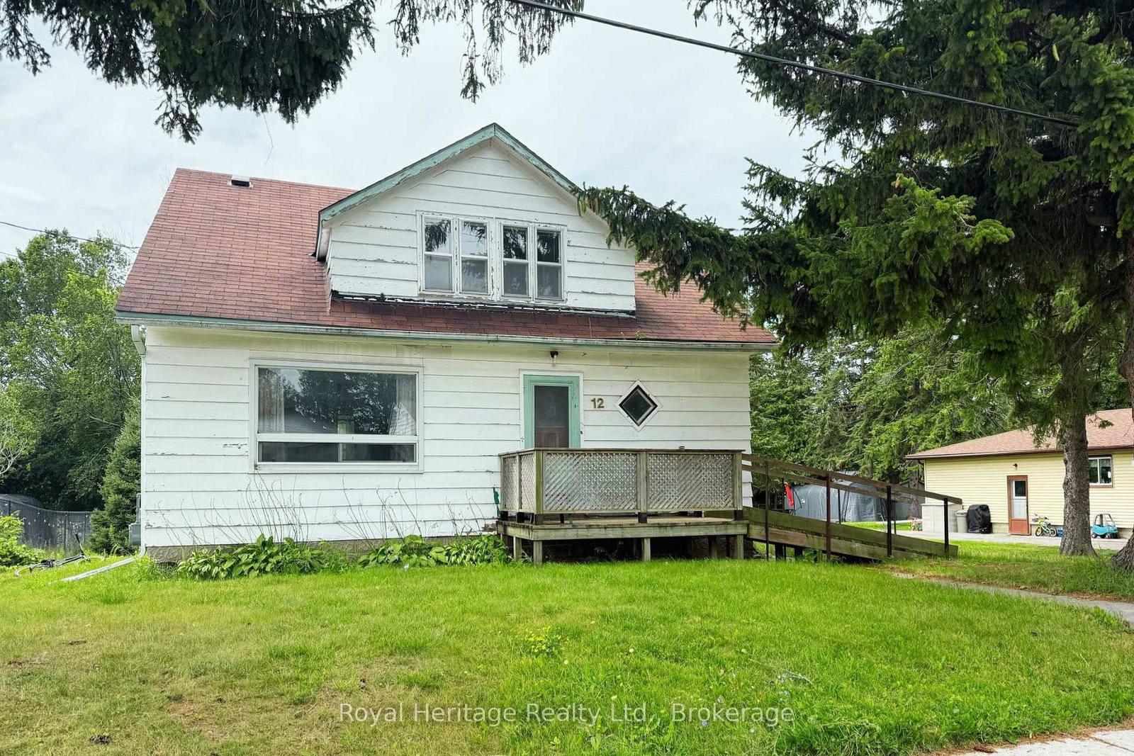 12 Dufferin Street • Brighton, ON photo 2