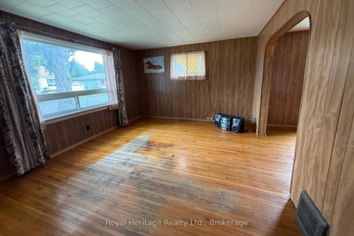 12 Dufferin Street • Brighton, ON photo 5
