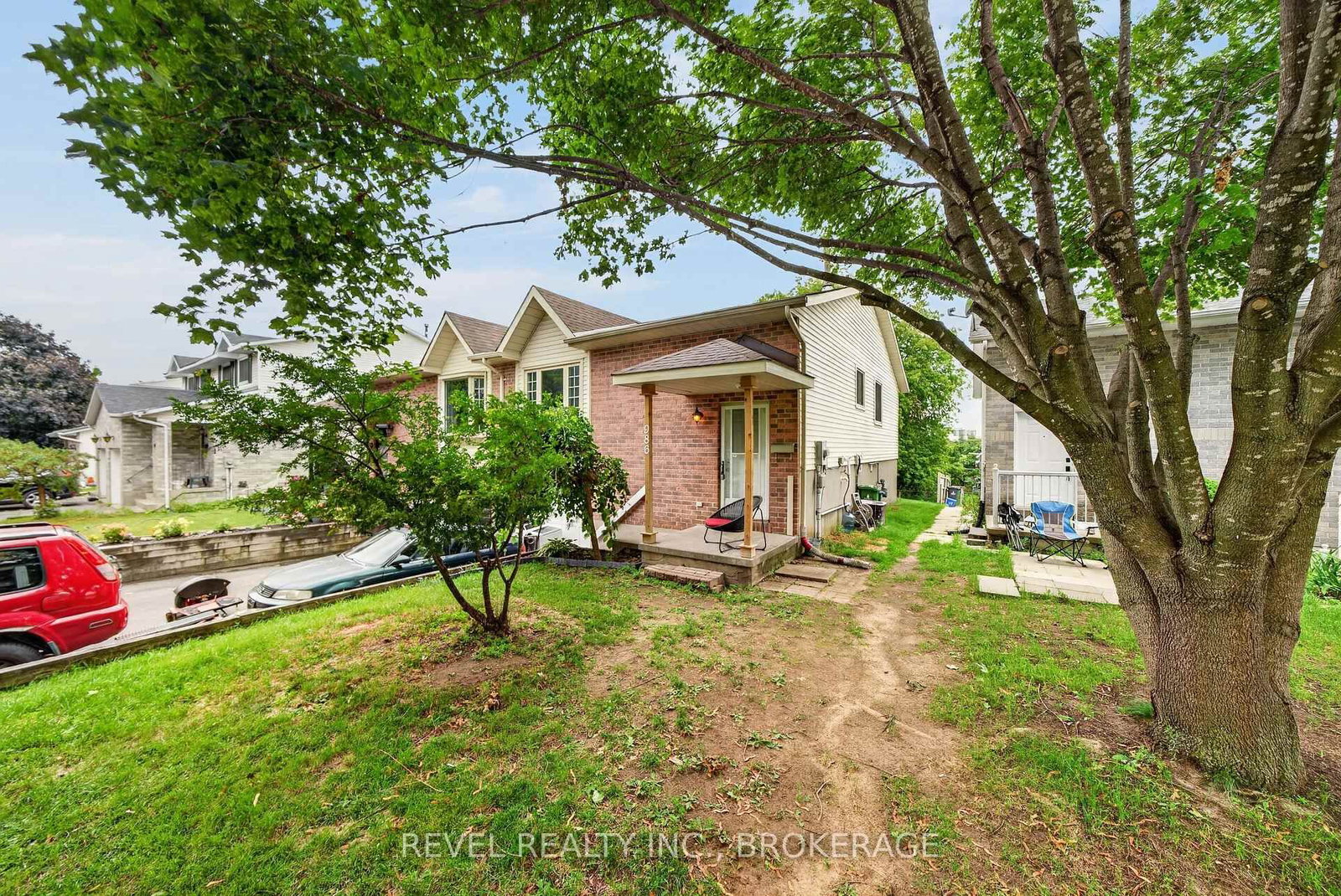 Listing photo 2