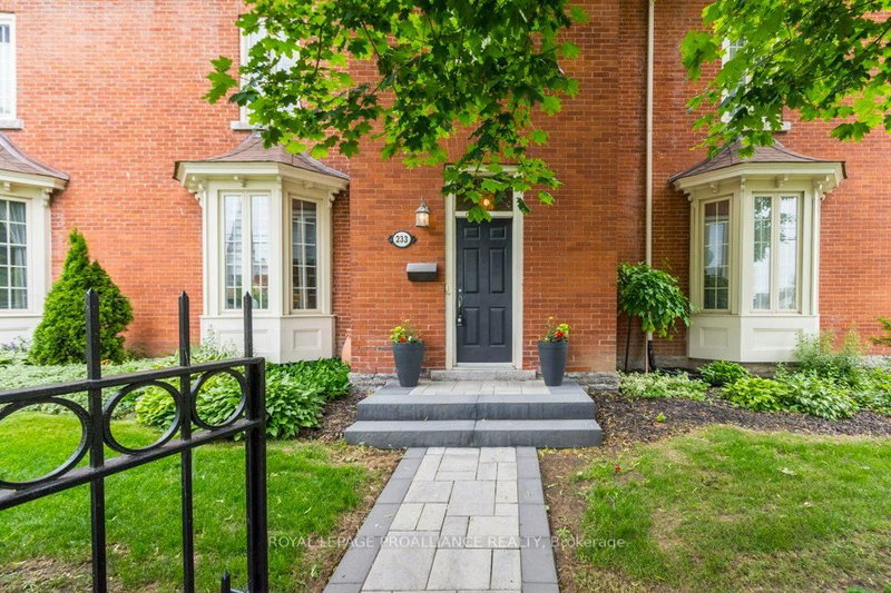 5 - 233 John Street