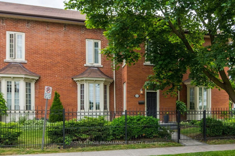5 - 233 John Street