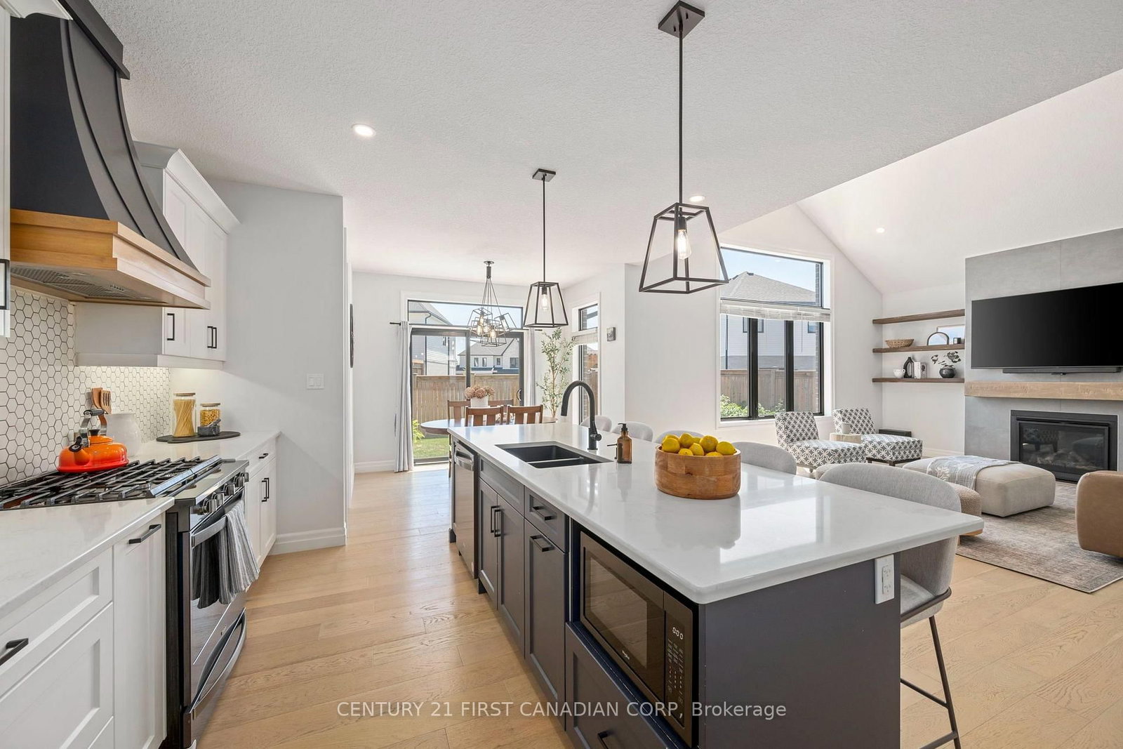 126 Aspen Circle • Thames Centre, ON photo 11